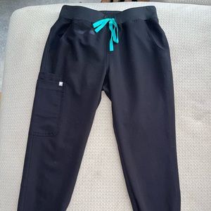 Women’s Black Tari Figs Scrub Pants